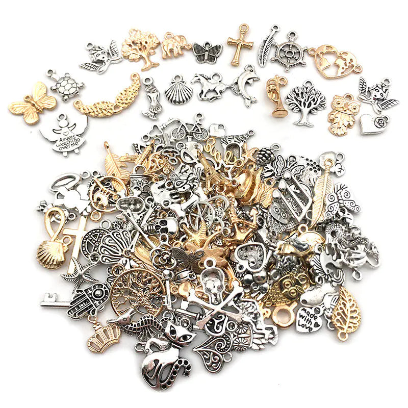 300 Pieces - Mixed Silver Pendant Set's